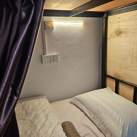 Aecotel Mingle Hostel Сандакан Екстер'єр фото
